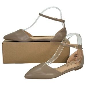 Journee Collection Reba Taupe Faux Leather Womens Flats Size 7.5M